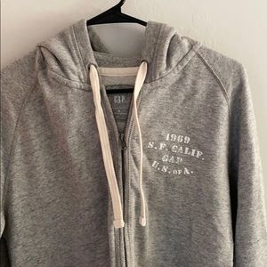 Men’s Gap zip up hoodie